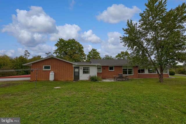 4 SHERWOOD DR, Carlisle, PA 17015