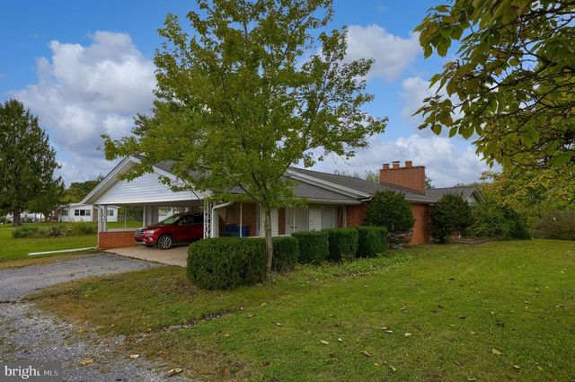 4 SHERWOOD DR, Carlisle, PA 17015