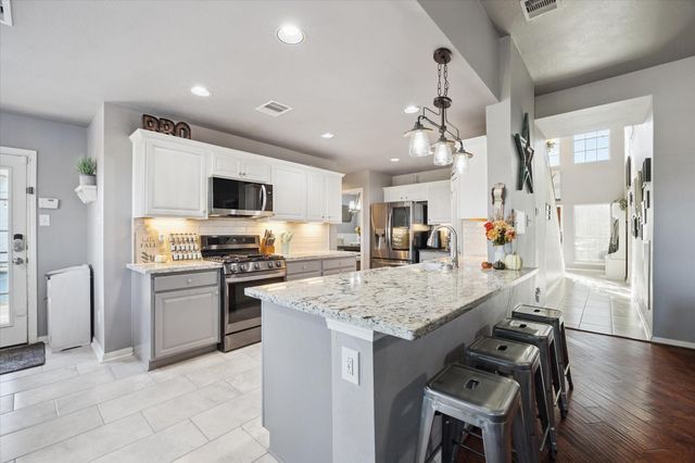 394 Hyland Lane, League City, TX 77573