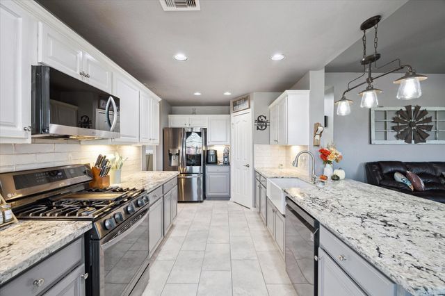 394 Hyland Lane, League City, TX 77573