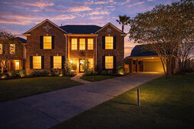 394 Hyland Lane, League City, TX 77573