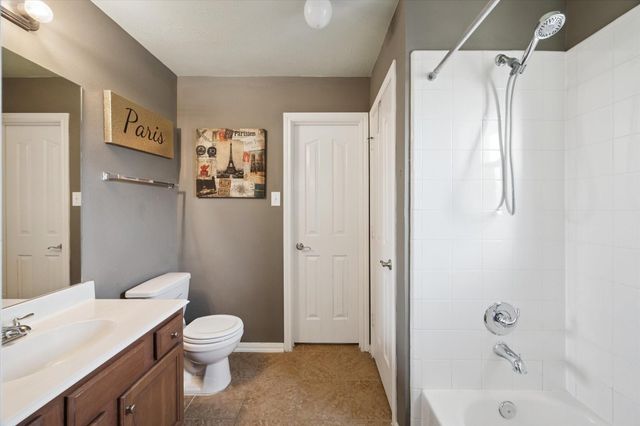 394 Hyland Lane, League City, TX 77573