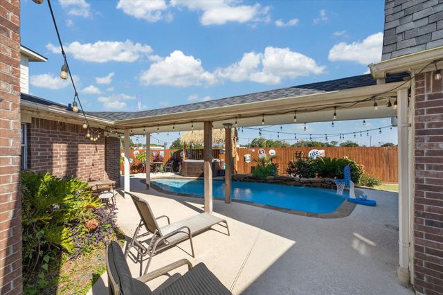 394 Hyland Lane, League City, TX 77573