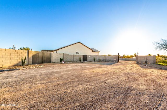 990 N Muleshoe Road, Apache Junction, AZ 85119