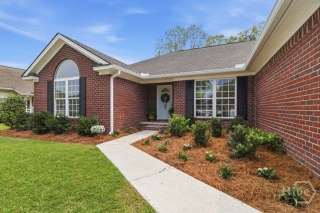 372 Belle Grove Circle, Richmond Hill, GA 31324