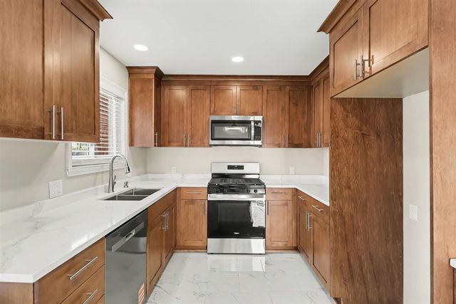 4813 Lutz Drive, Warren, MI 48092