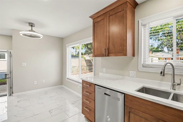 4813 Lutz Drive, Warren, MI 48092
