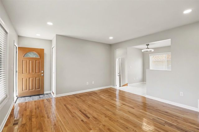 4813 Lutz Drive, Warren, MI 48092