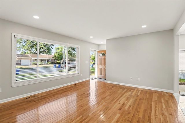 4813 Lutz Drive, Warren, MI 48092