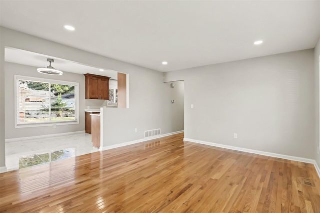 4813 Lutz Drive, Warren, MI 48092