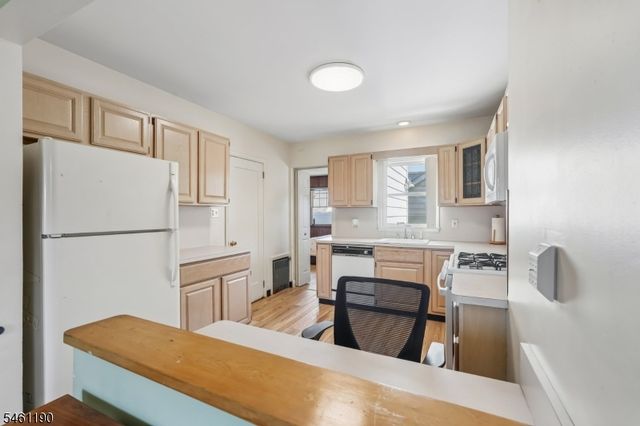 146 Bergen Ave, North Arlington Boro, NJ 07031