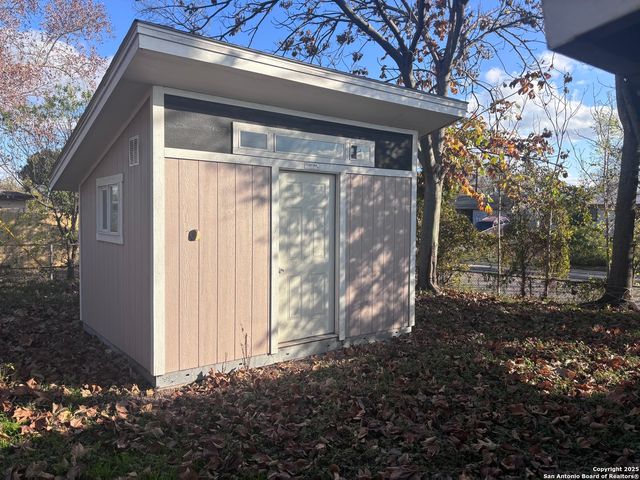 130 Eastwood, San Antonio, TX 78220