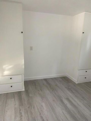 80 Jupiter Street, Palm Springs, CA 92264