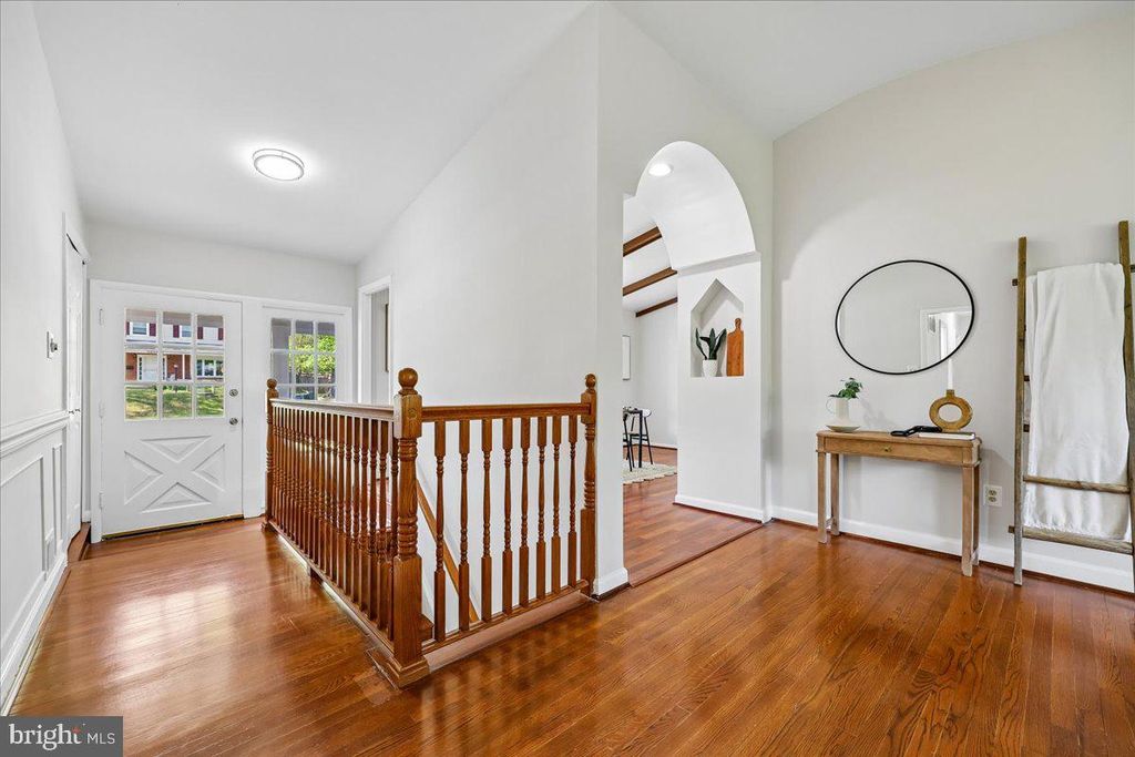 Image 31 of property listing at 11807 STONINGTON PL, Silver Spring, MD 20902