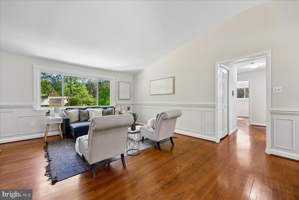 Image 36 of property listing at 11807 STONINGTON PL, Silver Spring, MD 20902