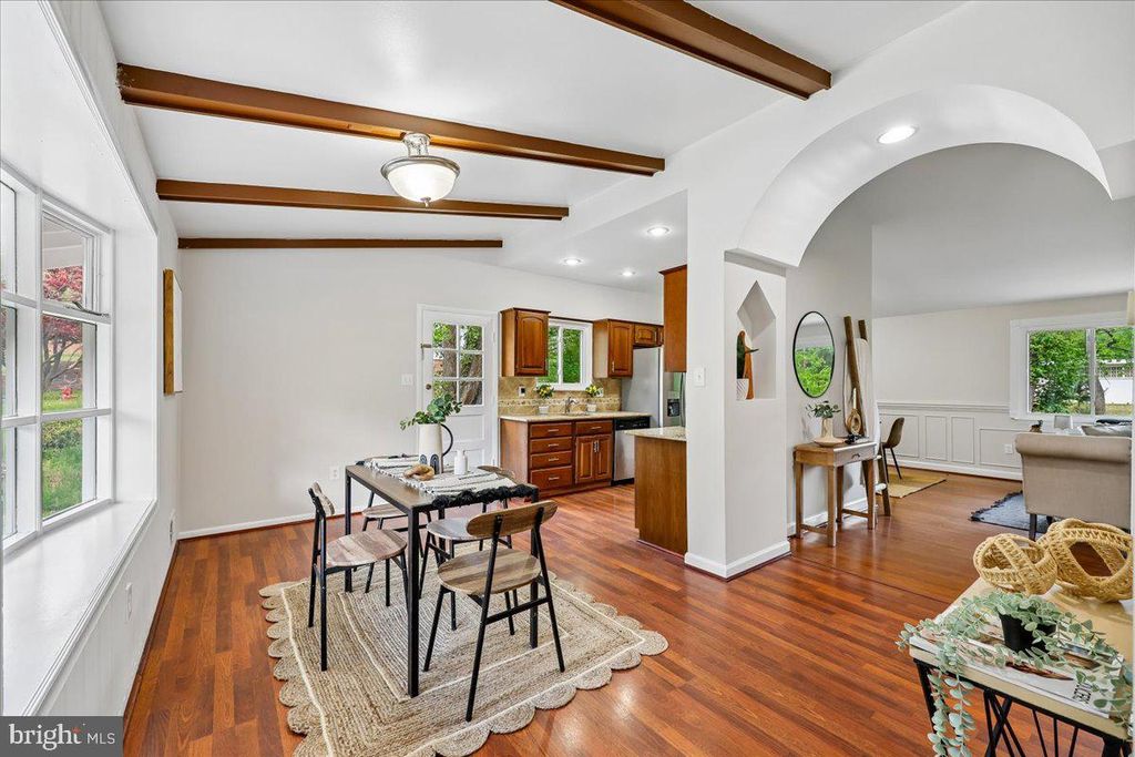 Image 38 of property listing at 11807 STONINGTON PL, Silver Spring, MD 20902