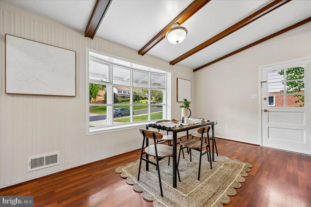 Image 39 of property listing at 11807 STONINGTON PL, Silver Spring, MD 20902