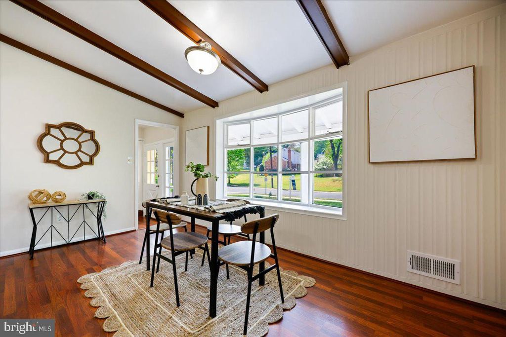 Image 41 of property listing at 11807 STONINGTON PL, Silver Spring, MD 20902