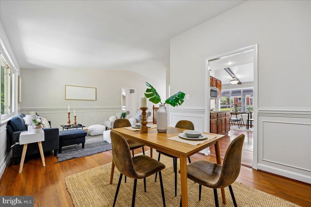 Image 46 of property listing at 11807 STONINGTON PL, Silver Spring, MD 20902