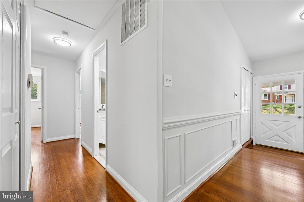 Image 49 of property listing at 11807 STONINGTON PL, Silver Spring, MD 20902