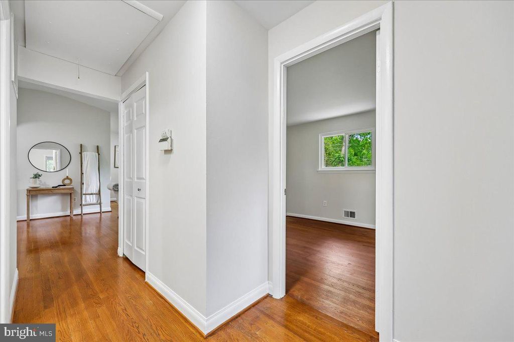 Image 50 of property listing at 11807 STONINGTON PL, Silver Spring, MD 20902