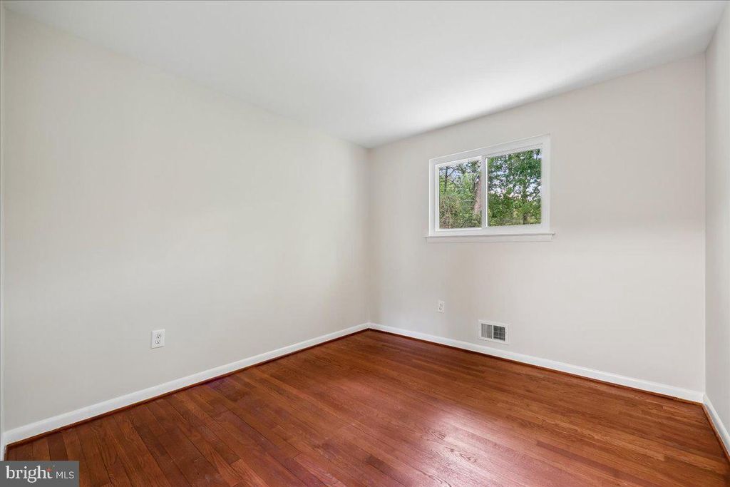 Image 51 of property listing at 11807 STONINGTON PL, Silver Spring, MD 20902