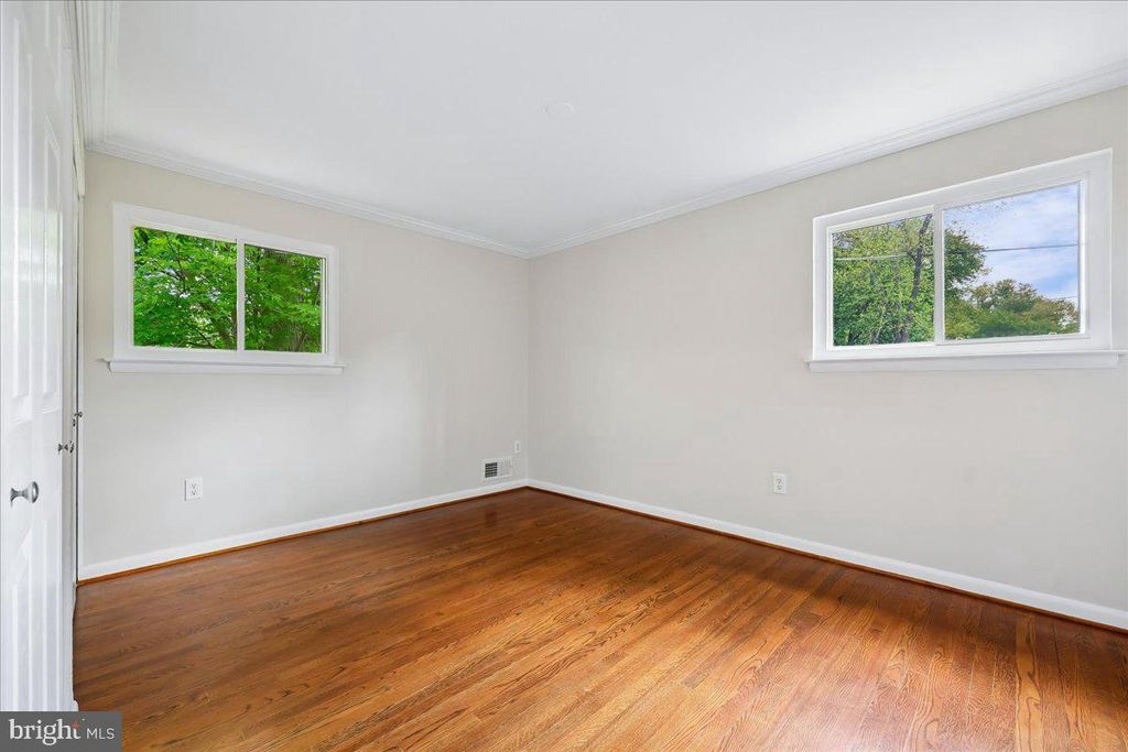 Image 54 of property listing at 11807 STONINGTON PL, Silver Spring, MD 20902