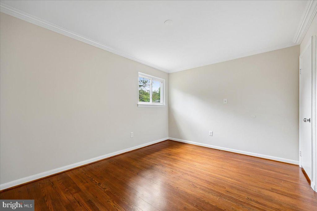 Image 55 of property listing at 11807 STONINGTON PL, Silver Spring, MD 20902