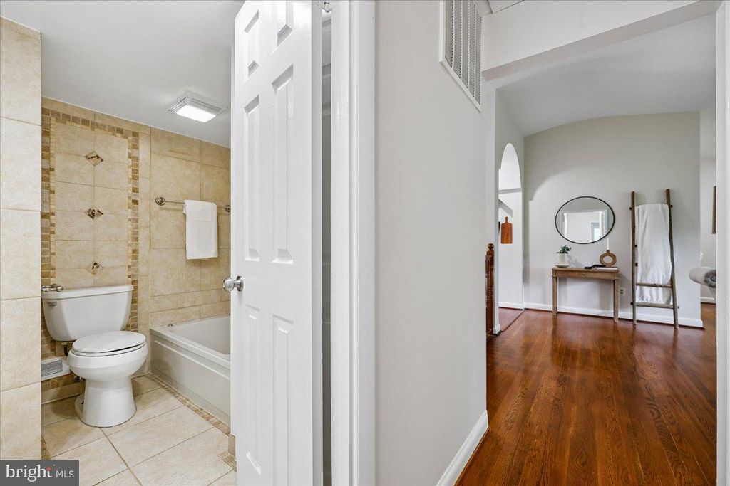 Image 62 of property listing at 11807 STONINGTON PL, Silver Spring, MD 20902