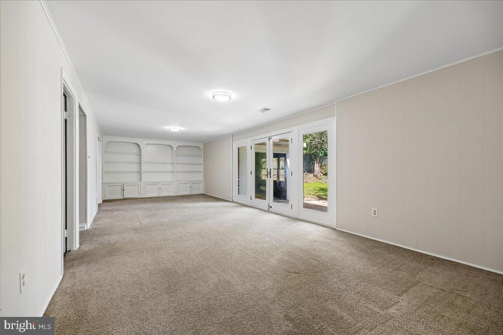 Image 65 of property listing at 11807 STONINGTON PL, Silver Spring, MD 20902