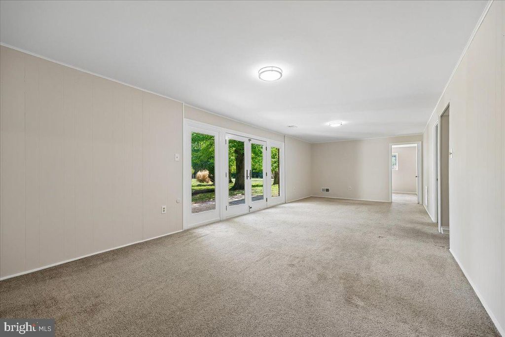 Image 69 of property listing at 11807 STONINGTON PL, Silver Spring, MD 20902