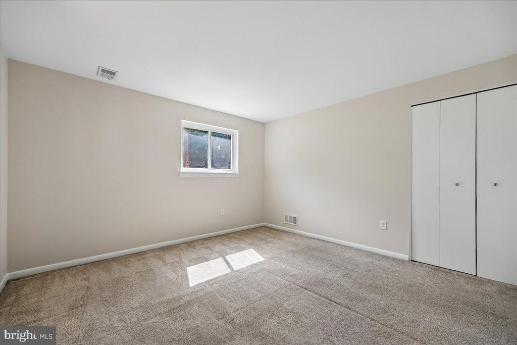 Image 75 of property listing at 11807 STONINGTON PL, Silver Spring, MD 20902