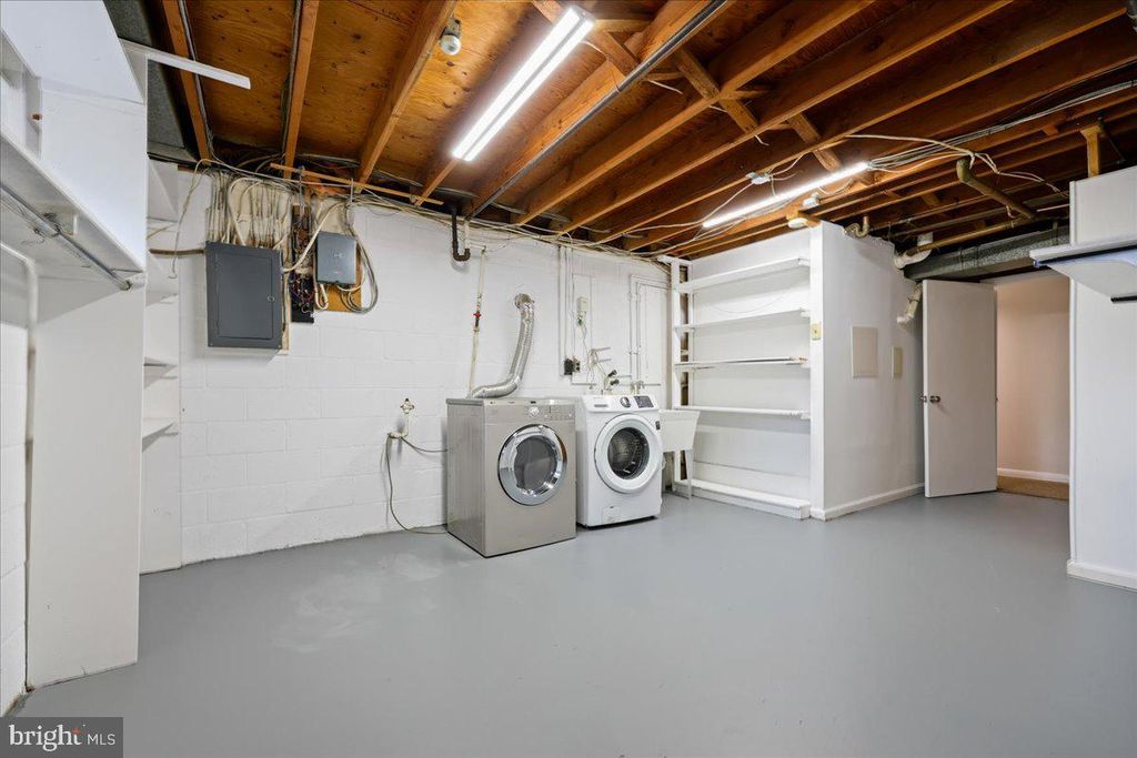 Image 79 of property listing at 11807 STONINGTON PL, Silver Spring, MD 20902