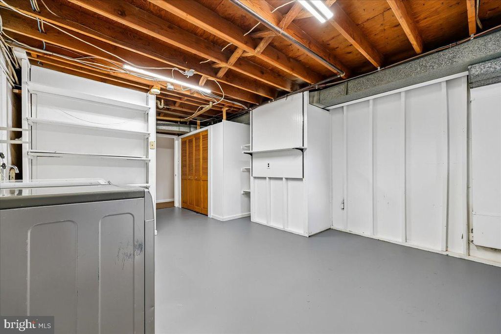 Image 81 of property listing at 11807 STONINGTON PL, Silver Spring, MD 20902