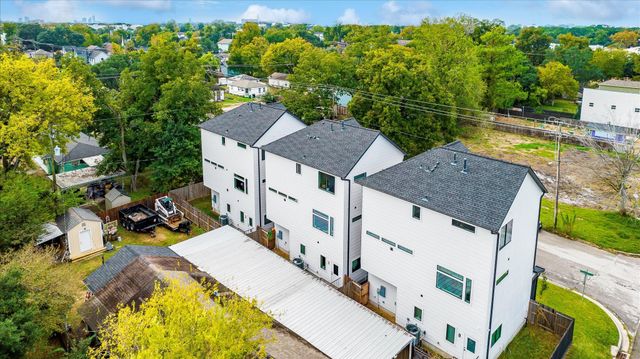 3514 Arlington Street, Houston, TX 77018