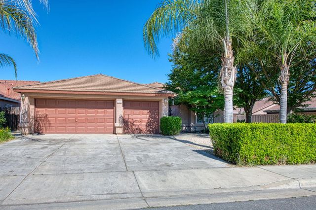 1135 Rafer Johnson Drive, Kingsburg, CA 93631