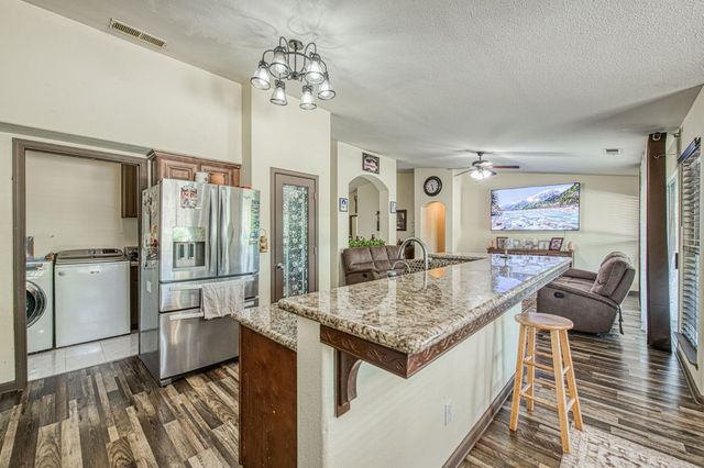 1135 Rafer Johnson Drive, Kingsburg, CA 93631