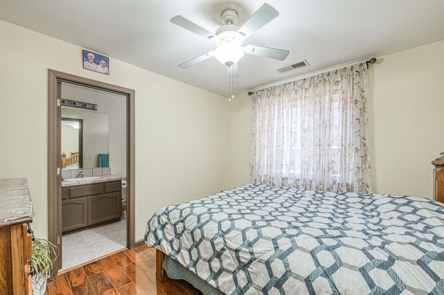 1135 Rafer Johnson Drive, Kingsburg, CA 93631