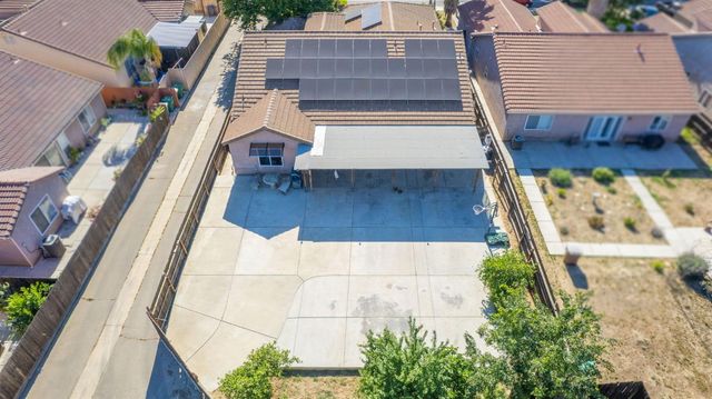 1135 Rafer Johnson Drive, Kingsburg, CA 93631