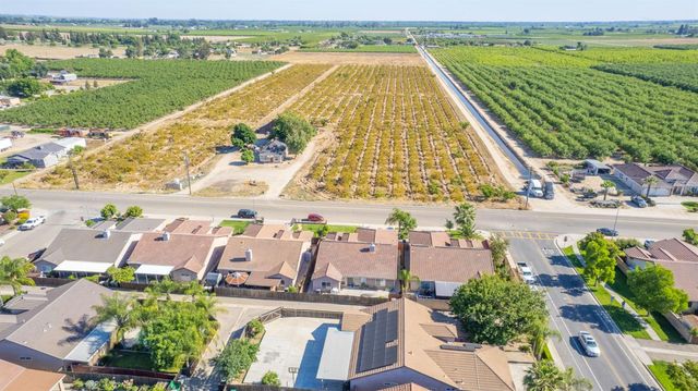 1135 Rafer Johnson Drive, Kingsburg, CA 93631