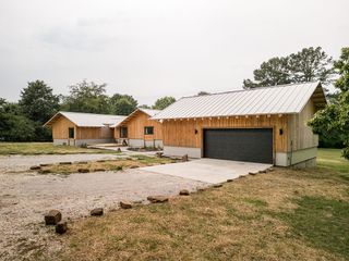 691 S Cherry Lane, Fayetteville, AR 72701