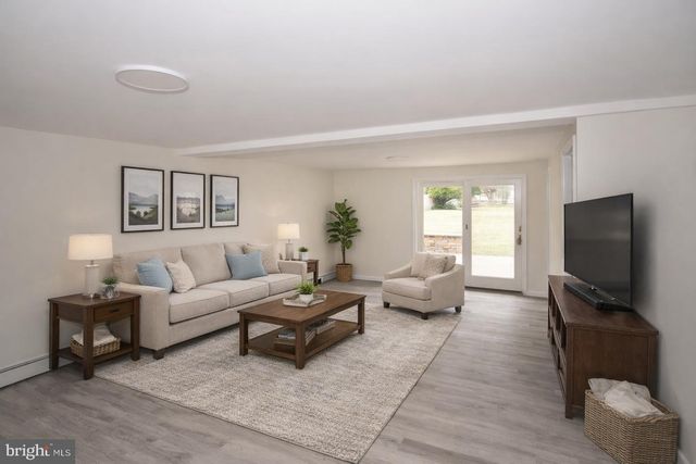 1330 RIDGEVIEW DR, Phoenixville, PA 19460