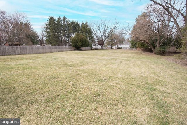 1330 RIDGEVIEW DR, Phoenixville, PA 19460