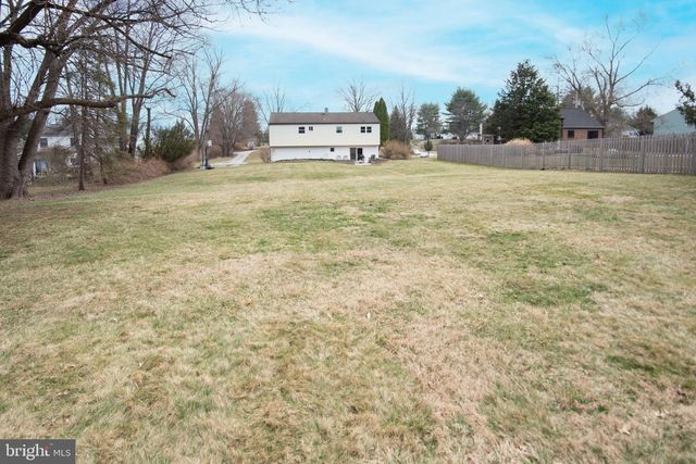 1330 RIDGEVIEW DR, Phoenixville, PA 19460