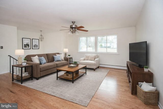 1330 RIDGEVIEW DR, Phoenixville, PA 19460