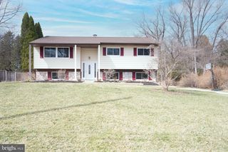1330 RIDGEVIEW DR, Phoenixville, PA 19460
