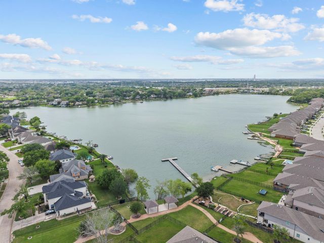 1302 Lake Mija Court, Seabrook, TX 77586