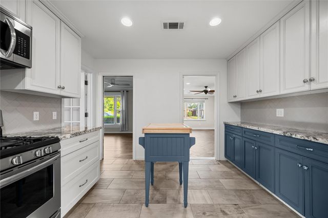 2210 Nina Lee Lane, Houston, TX 77018