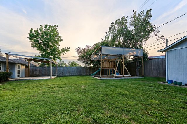 2210 Nina Lee Lane, Houston, TX 77018