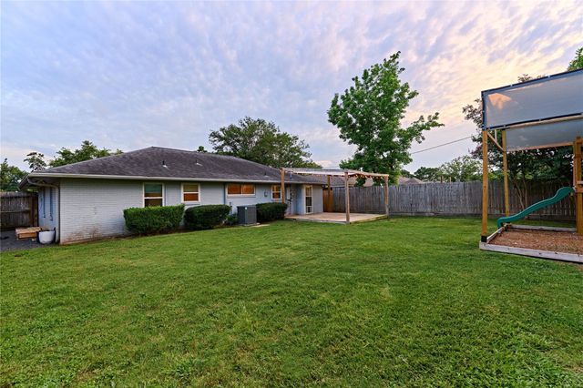 2210 Nina Lee Lane, Houston, TX 77018